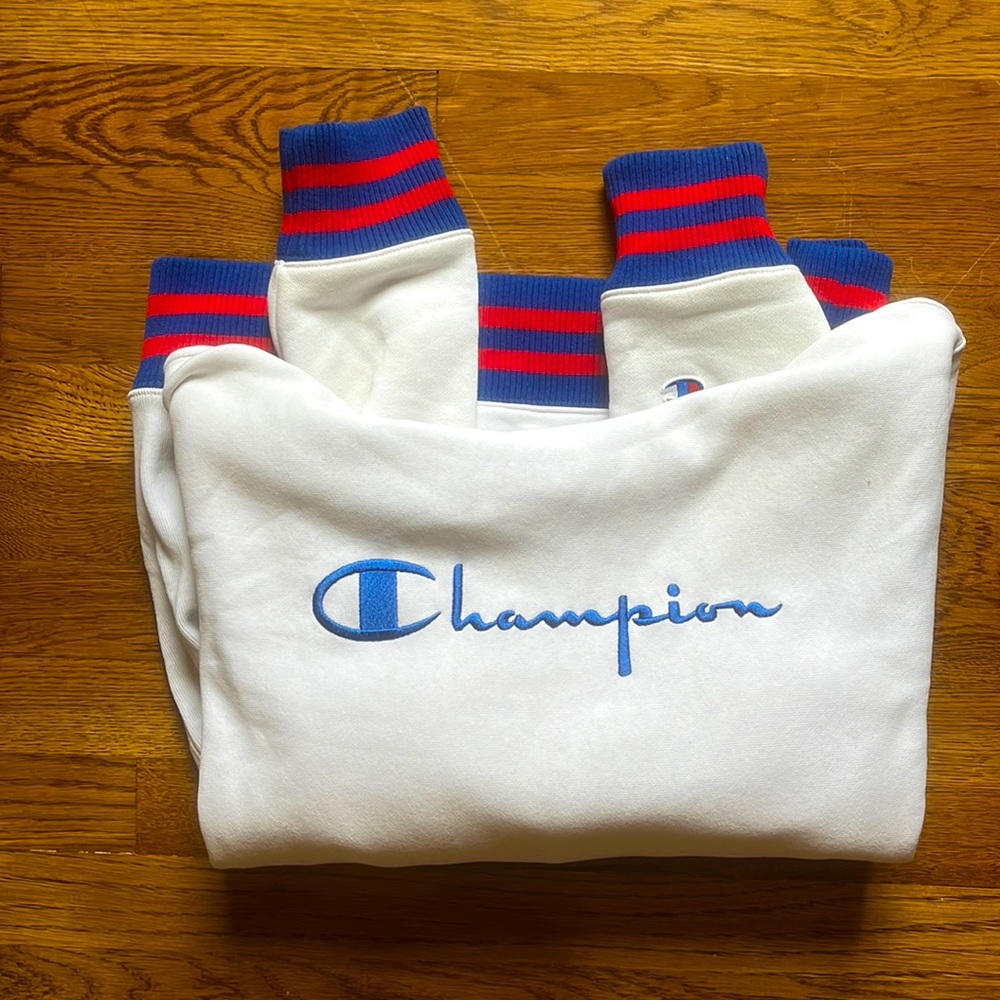 Champion hoodie -medium